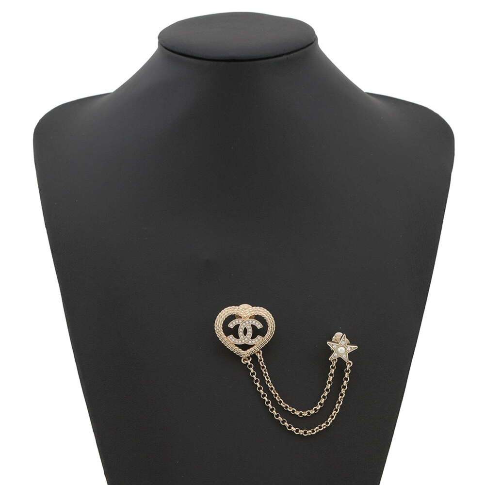 CHANEL Pearl Logo Brooch - Picture 4 of 10